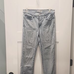 Shaping Straight Jeans